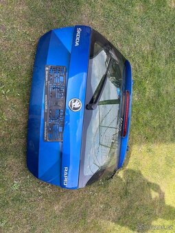 Páté dveře Škoda Rapid spaceback modrá LF5W - 3