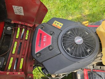 Zahradní traktor Jonsered LT2223CMA2 - 3