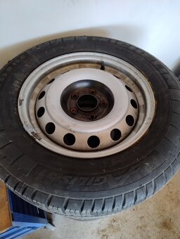 215/65 R15 c - 3