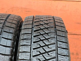 Zimní Lassa 225/70/15C - 3