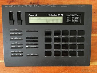 Roland R-8 Human Rhythm Composer + originální adaptér - 3