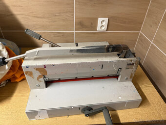 Řezačka papíru IDEAL 3905 - 3