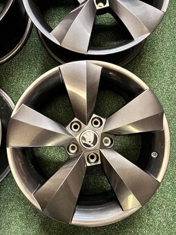 5x112 R17 originál alu disky Škoda Kodiaq - 3