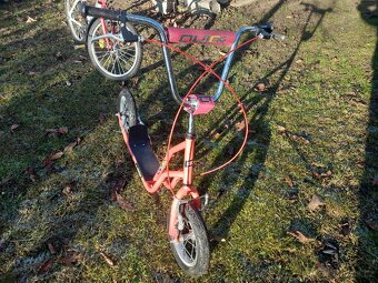 Jízdní kolo a koloběžka - 3