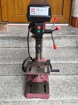 Prodám stolní LITINĚNOU vrtačku T.I.P. DRILLMASTER 15/6 -380 - 3