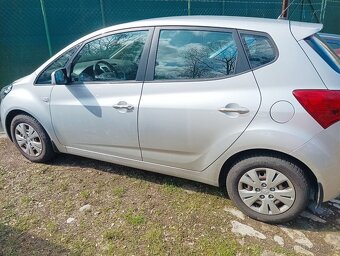 Hyundai IX20 stříbrná metalíza RAH náhradní díly - 3