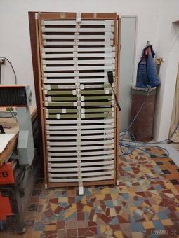 Prodám elektricky ovládaný polohovací rošt do postele - 3