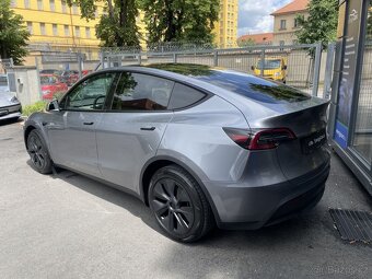 Tesla Y Long Range 4WD 12/2024 - 3
