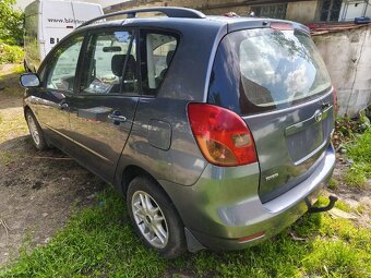 TOYOTA COROLA VERSO D4D - 3
