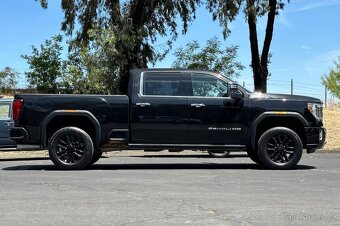 2023 GMC Sierra 3500HD Denali Crew Cab 4WD 6.6 - 3