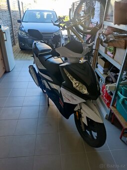 Skútr maxon 125 - 3