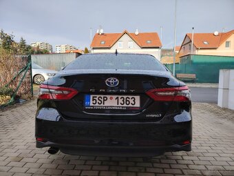 Toyota Camry Hybrid - 3