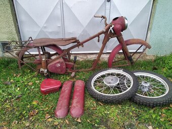 Jawa 250 pérák - 3