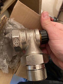 Heimeier termostatický ventil 5/4" rohový, pro samotíž - 3