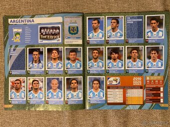 PANINI FIFA 2010 World Cup South Africa / Zberatelský album - 3