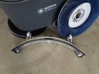 Podlahový mycí stroj Nilfisk SC 430 53 B - 53 Mth - 3
