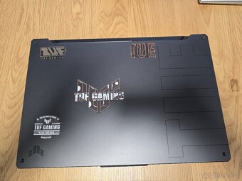 Prodám herní notebook Asus TUF Gaming F17 (FX706HC-HX007W) - 3