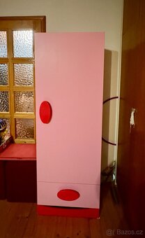 Růžová dětská postel a skříň IKEA - 3