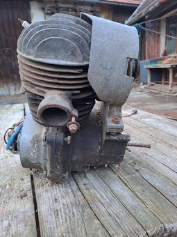 Motor cz175.Prase, - 3