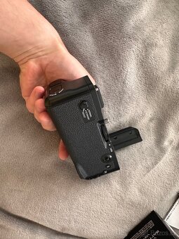 Vertical battery grip VG-XT4 - 3