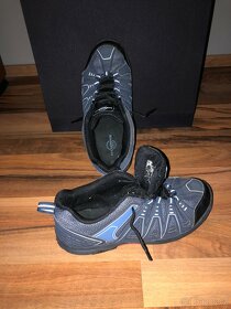 Boty zn.MEMPHIS vel.38,polootevřené vel.39 zn.Umbro - 3