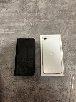 IPhone SE 2020 - 3