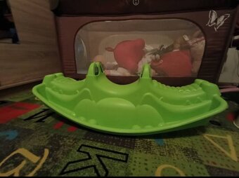 Houpačka krokodýl pro 1-3 děti - 3