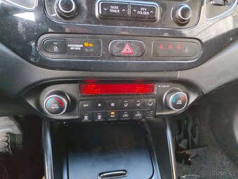 Kia carens CR doklady automat - 3
