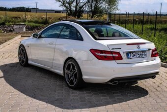Mercedes-Benz E trieda Kupé 350 CDI Blue - 3
