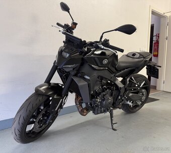 Yamaha MT09 - 3