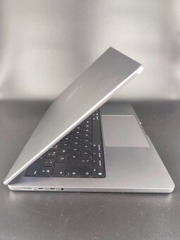 MacBook Pro 14" M3 / 8 GB RAM / 500GB SSD - ZARUKA - 3