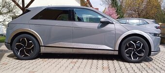 Hyundai Ioniq 5 4x4 306 koní 07/2022, 72,6 kwh +DPH, záruka - 3