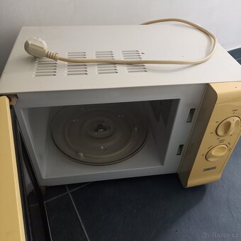 Mikrovlnka Zanussi - 3