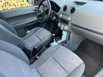 Mitsubishi Colt - 3
