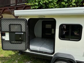 Minikaravan pro 2 osoby - přívěs do 750 kg, nebrzděný - 3