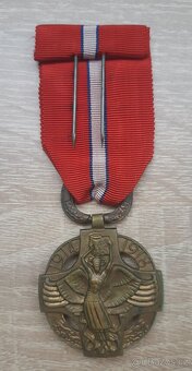 ČS. REVOLUČNÍ MEDAILE - ŠTITKY ZBOROV , BACHMAČ , SIBIŘ - 3