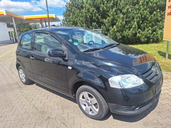 VW Fox 1.4 i/55kW.. R. 2010. Najeto 148.940 km. Serviska - 3