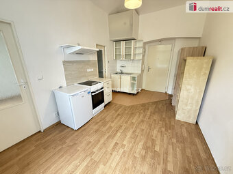 Pronájem bytu 2+kk 35m2 P5 Smíchov zařízený cihla - 3