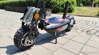 Elektrokoloběžka Nitro scooters XE1200 SL (V2) - 3