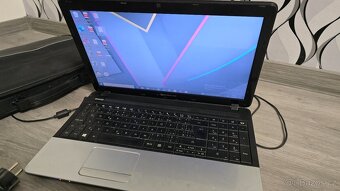 Prodám notebook Packard Bell - 3