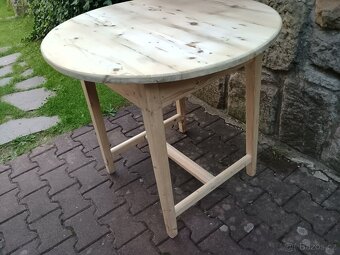 starý kulatý jídelní stůl - 3