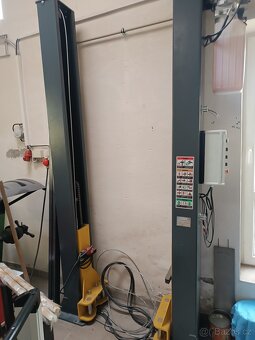 Dvousloupový zvedák 4t - 3