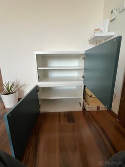 dvě skříňky na zeď - 3