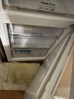 SAMSUNG RB33J3015WW lednice - 3