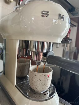 Kávovar + mlýnek SMEG - 3