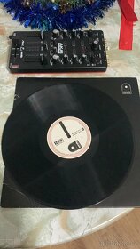 AKAI MIX Serato+Vinyl - 3