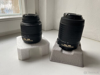 2x Objektiv, Fotoaparát-digitální zrcadlovka; Brašna, Kniha. - 3