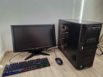 Čtyřjádrový Počítač s lcd Monitorem na filmy internet hry at - 3