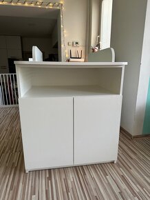 Bílý přebalovací pult pro miminko / komoda dělaná na zakázku - 3