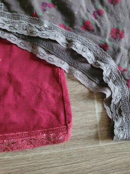 Pěkný krajkový set,košilka a kalhotky kytičkové vel.S - 3